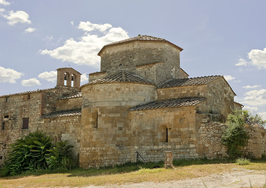 Visit Colle di Val d'Elsa Abbazia di Santa Maria Assunta a Coneo abside