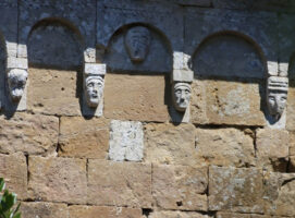 Visit Colle di Val d'Elsa Abbazia di Santa Maria Assunta a Coneo decorazioni Via Francigena