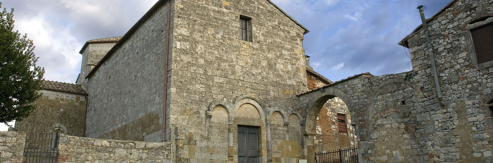 Visit Colle di Val d'Elsa Abbazia di Santa Maria Assunta a Coneo